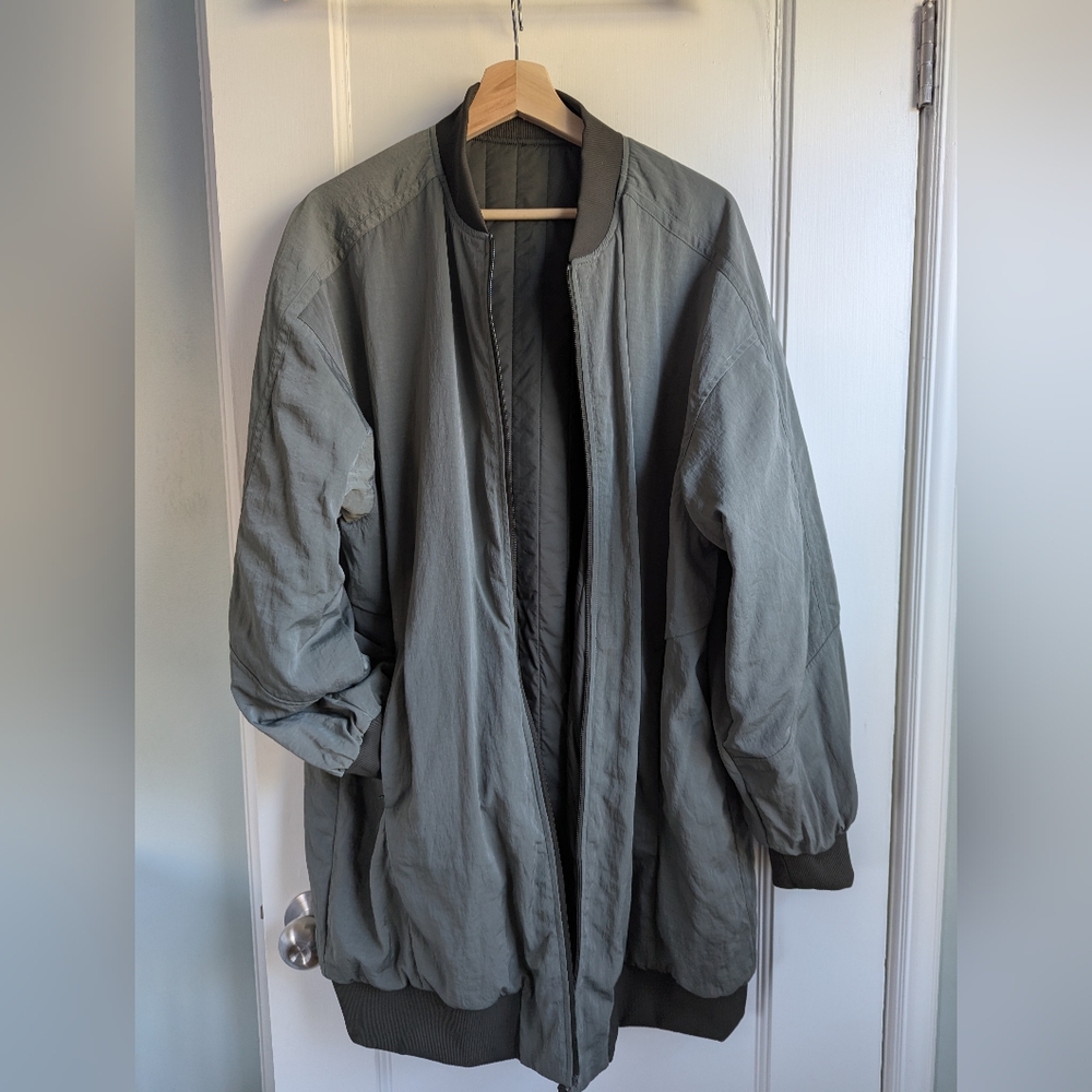 Lululemon Oversized fit Non-Stop Bomber Jacket *Reversible sz10 Grey/Olive